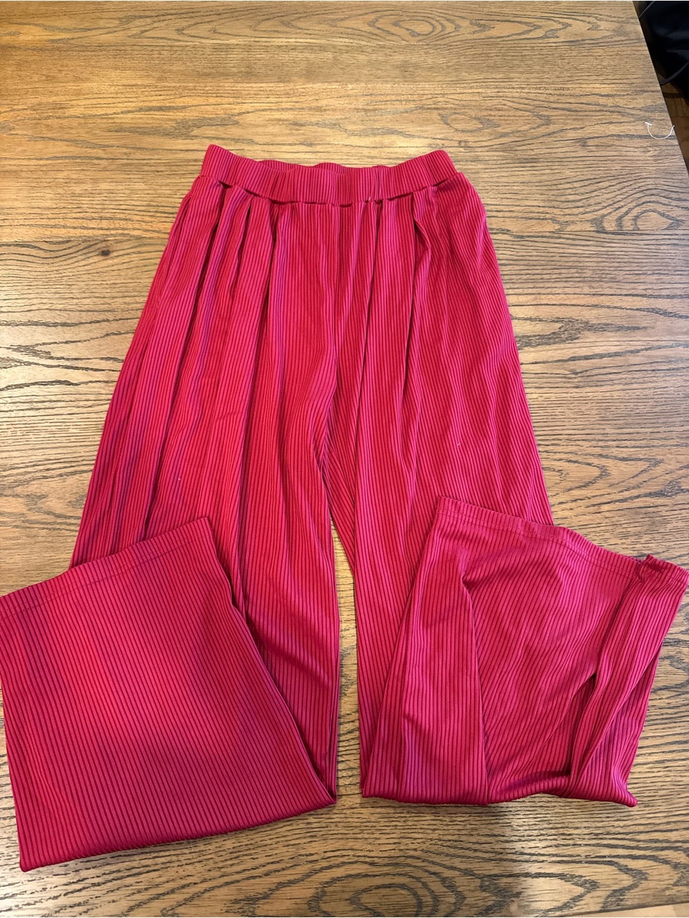 Wide-Leg Pleated Pants in Vibrant Red